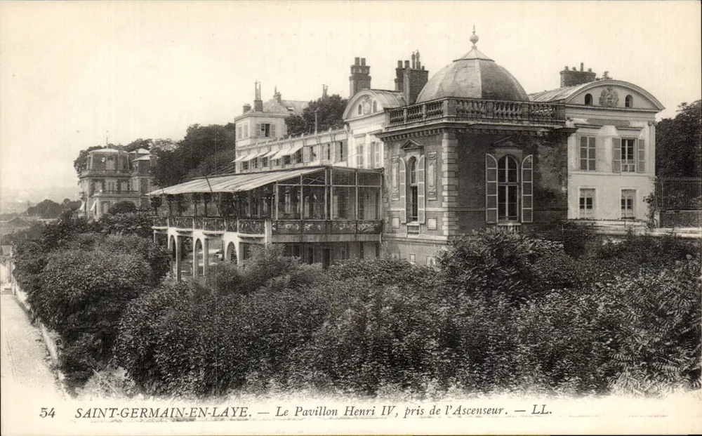 Saint-Germain-en-Laye — Der Pavillon Henri IV, Blick vom Aufzug — LL. - Vorderseite