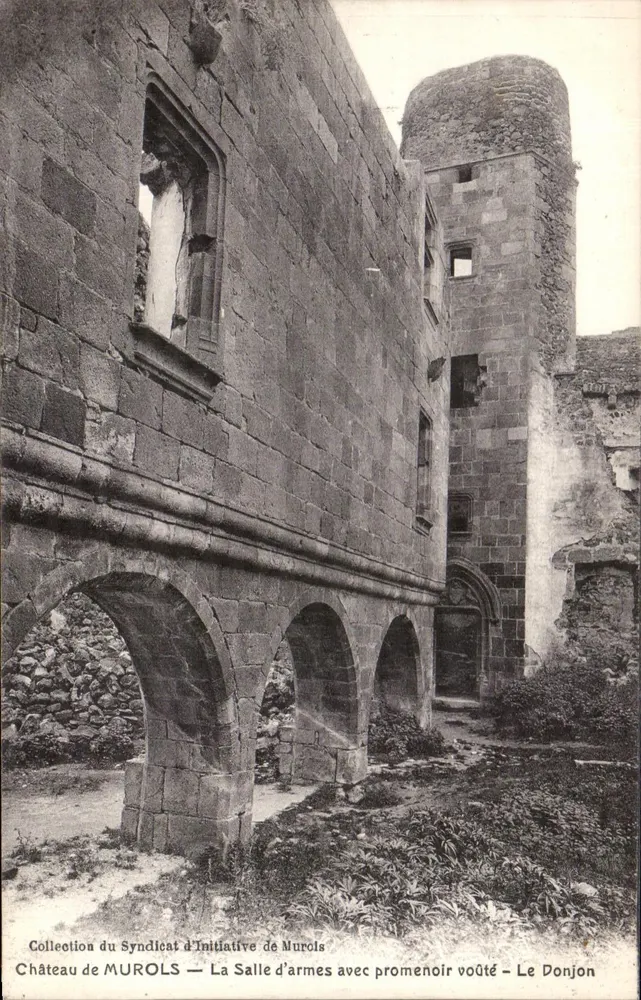 Schloss Murols — Die Waffenkammer mit der gewölbten Galerie — Der Bergfried - Vorderseite