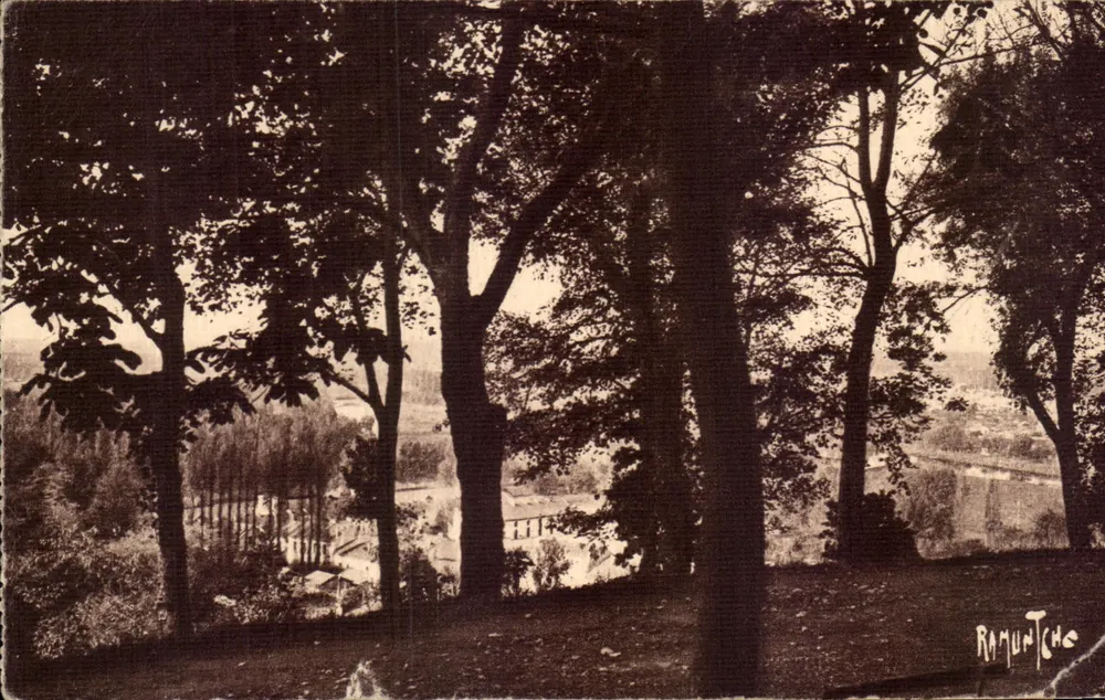 Angoulême — Au Jardin Public — Éditions Artistiques Raymond Bergevin - Vorderseite