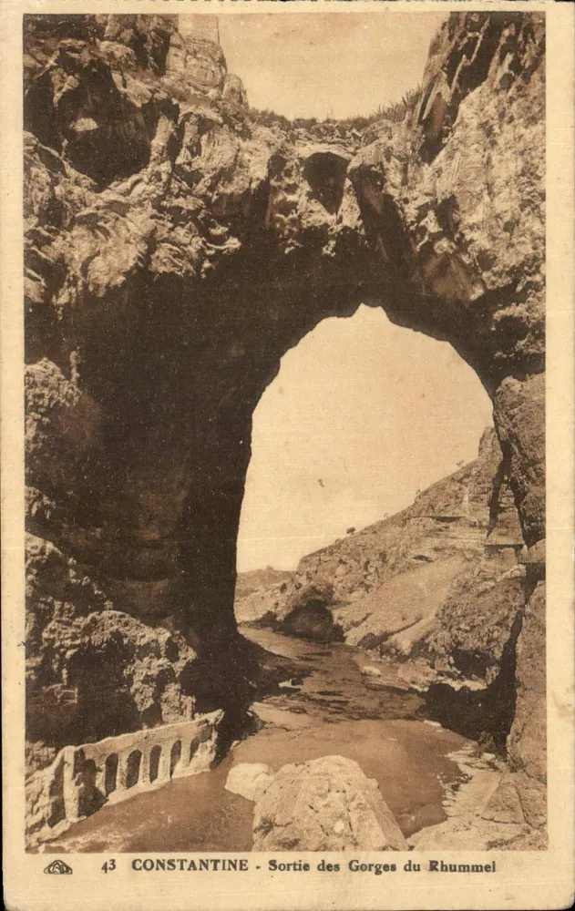 Constantine — Uitgang van de Gorges du Rhummel — uitgever CPAHANIQUE — n°43 - Voorkant