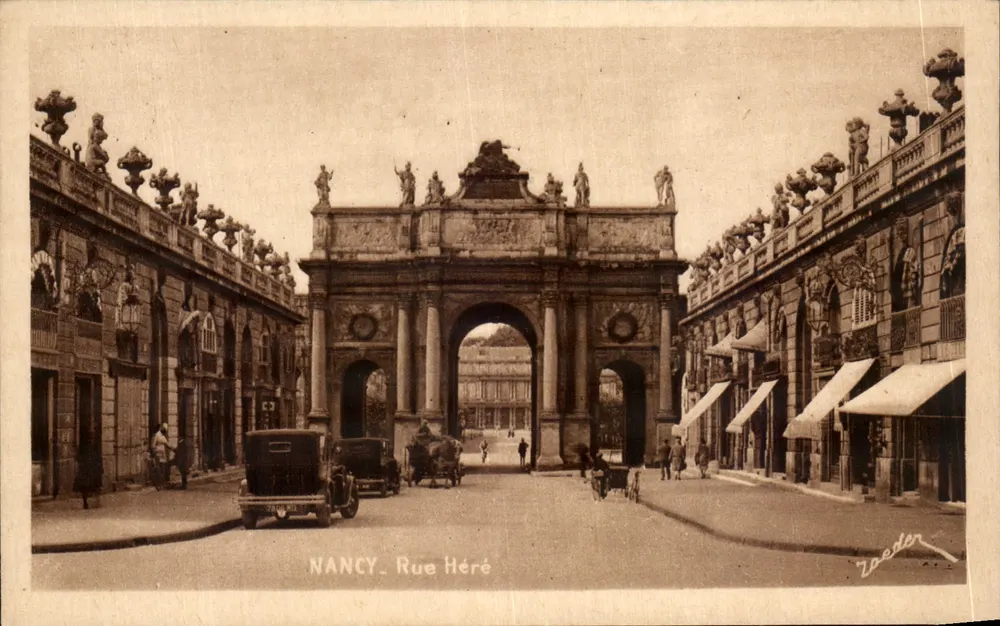 NANCY - Rue Héré — Porte de l'ancien Palais de Justice — éditeur V. Raeder - Frente