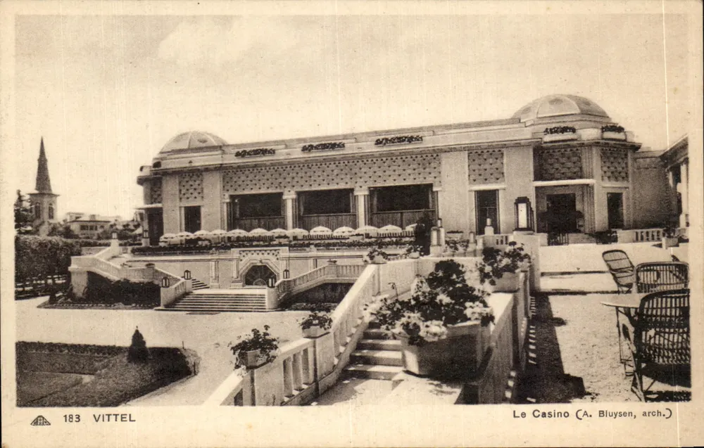 O Casino — Vittel — (A. Bluysen, arq.) - Frente