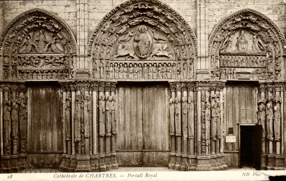 Catedral de CHARTRES — Portal Real — ND Phot - Frente