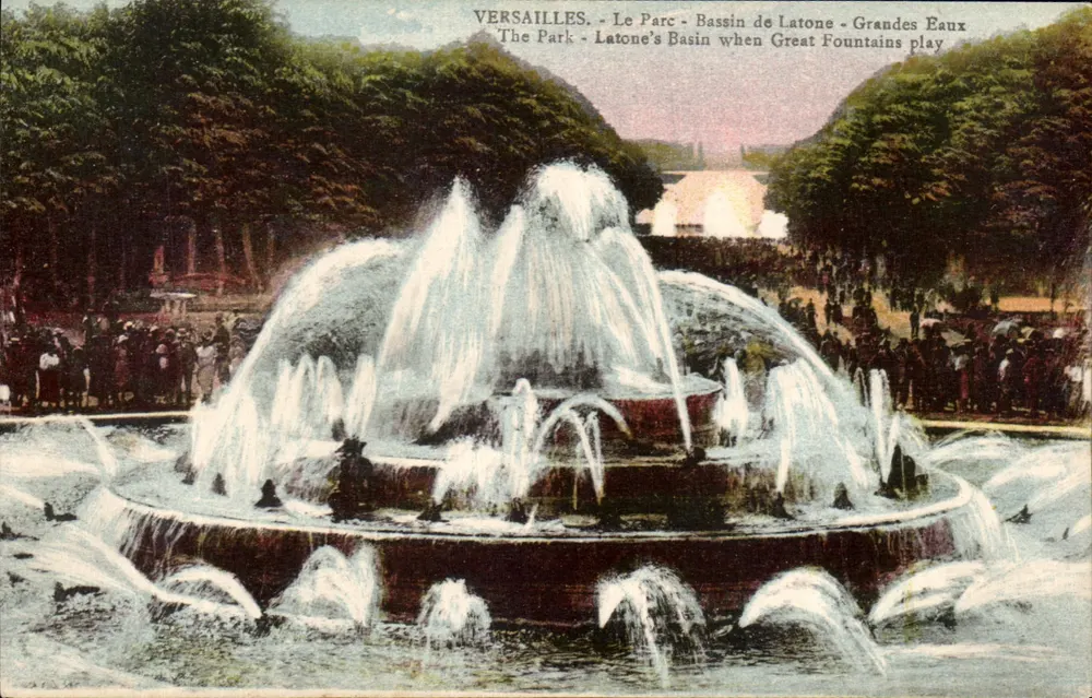 Versailles - Der Park - Bassin de Latone - Große Wasseranlagen - Vorderseite