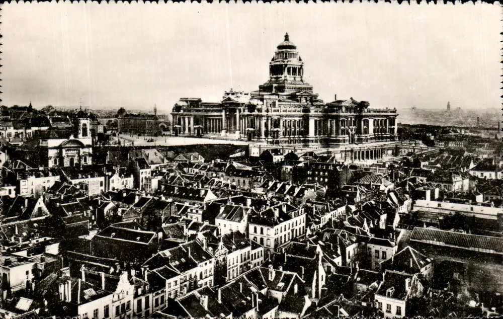 Bruxelas — Panorama do Palácio de Justiça - Frente