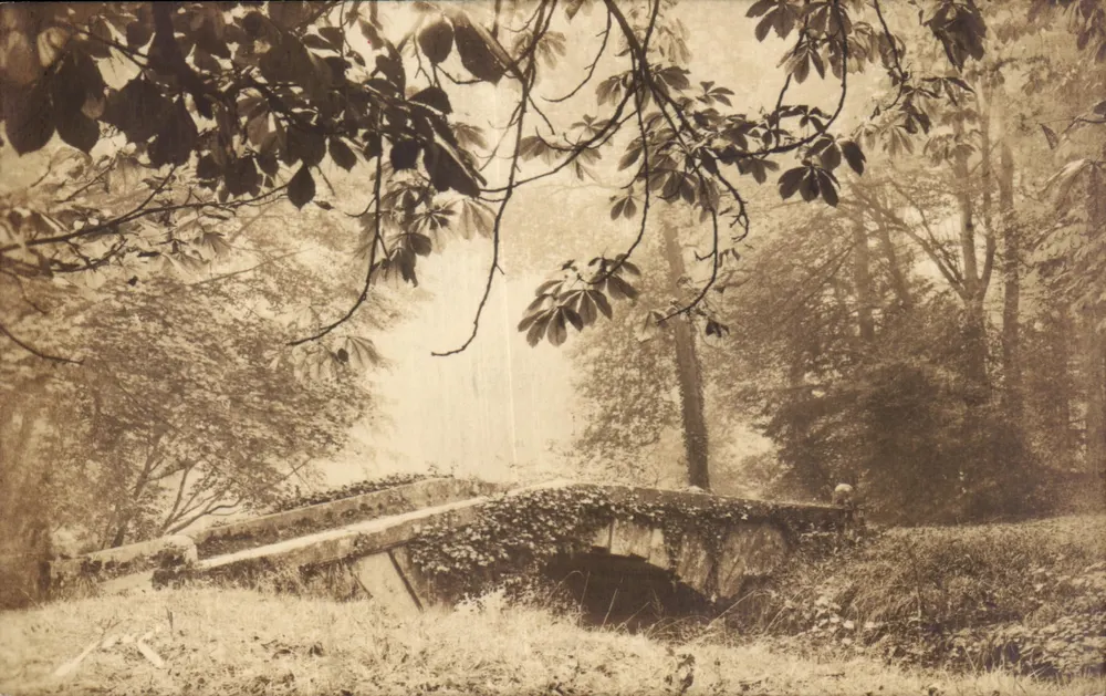 Versailles - Sous-Bois ao Petit Trianon — Editor Jove, Pau e Limoges, n°1 - Frente