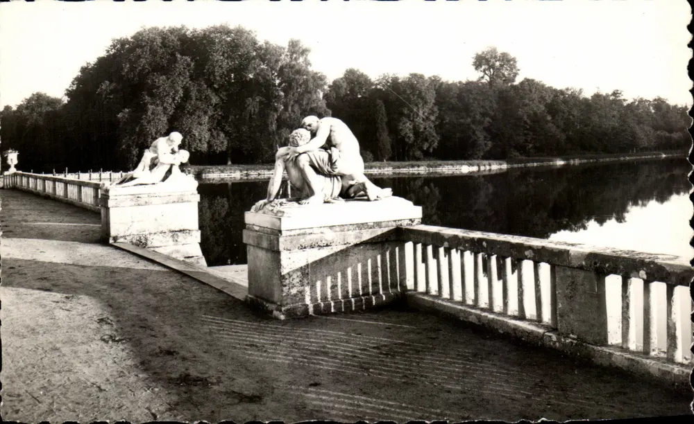 Castelo de Rambouillet — O Embarcadouro — R. Gallois, Rueil-Malmaison - Frente