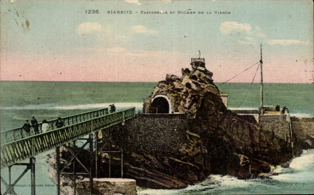 Biarritz - Brücke und Felsen der Jungfrau — Phototypie Labeuche Frères, Serie C.7 - Vorderseite
