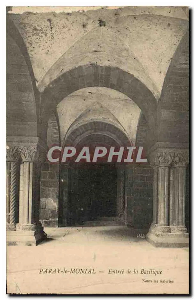 PARAY-le-MONIAL — Entrée de la Basilique — Nouvelles Galeries - Vorderseite