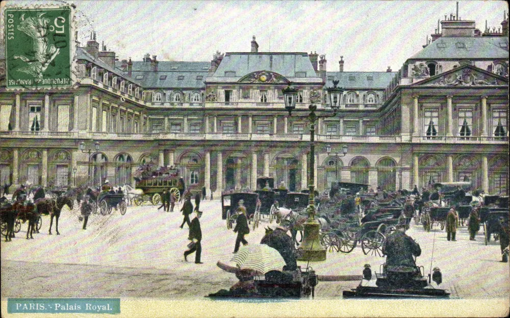 PARIS - Palácio Real — vista da praça com carruagens e pedestres — editor S. editor, n° 1035 - Frente