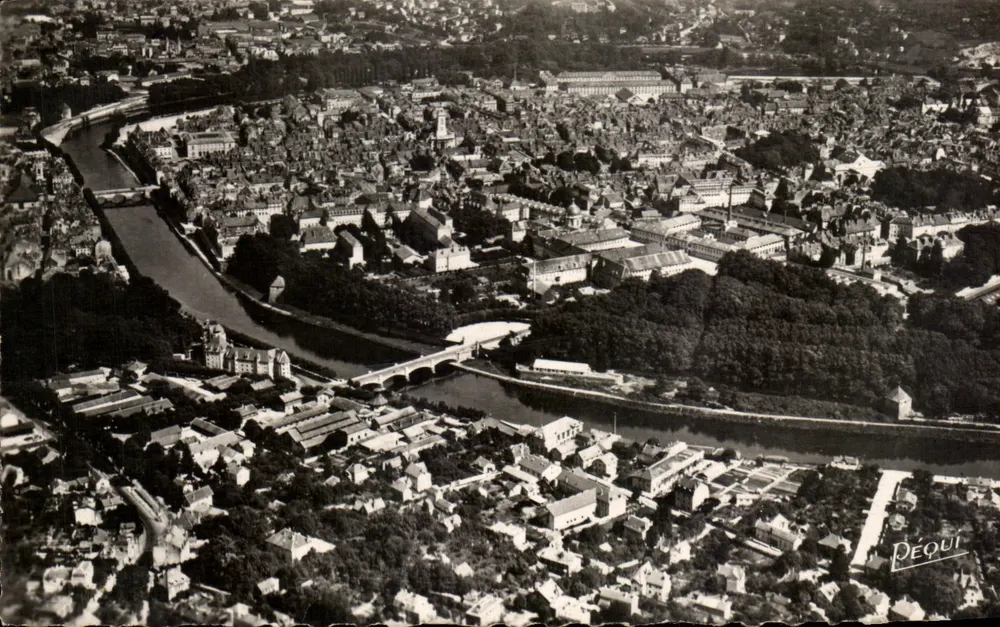 Besançon — Vista geral — Déquéi - Frente