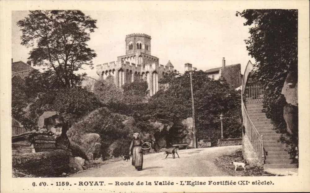 Royat — Route de la Vallée — Die Verstärkte Kirche (11. Jahrhundert) - Vorderseite