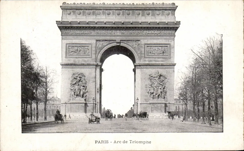 Paris - Arco do Triunfo — vista panorâmica — editor não identificado - Frente