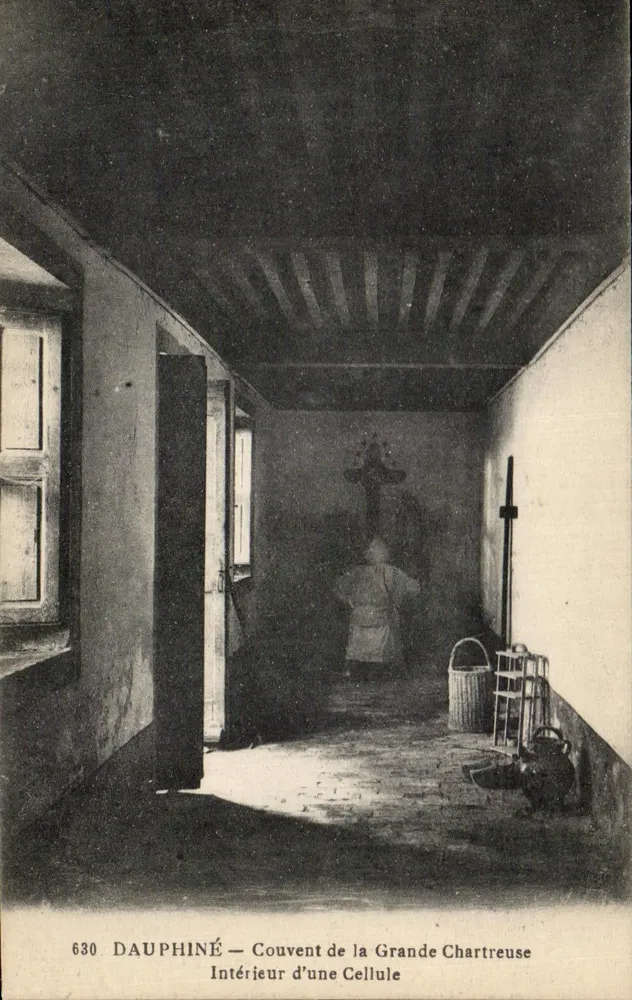 Dauphiné — Convento da Grande Chartreuse — Interior de uma Célula - Frente