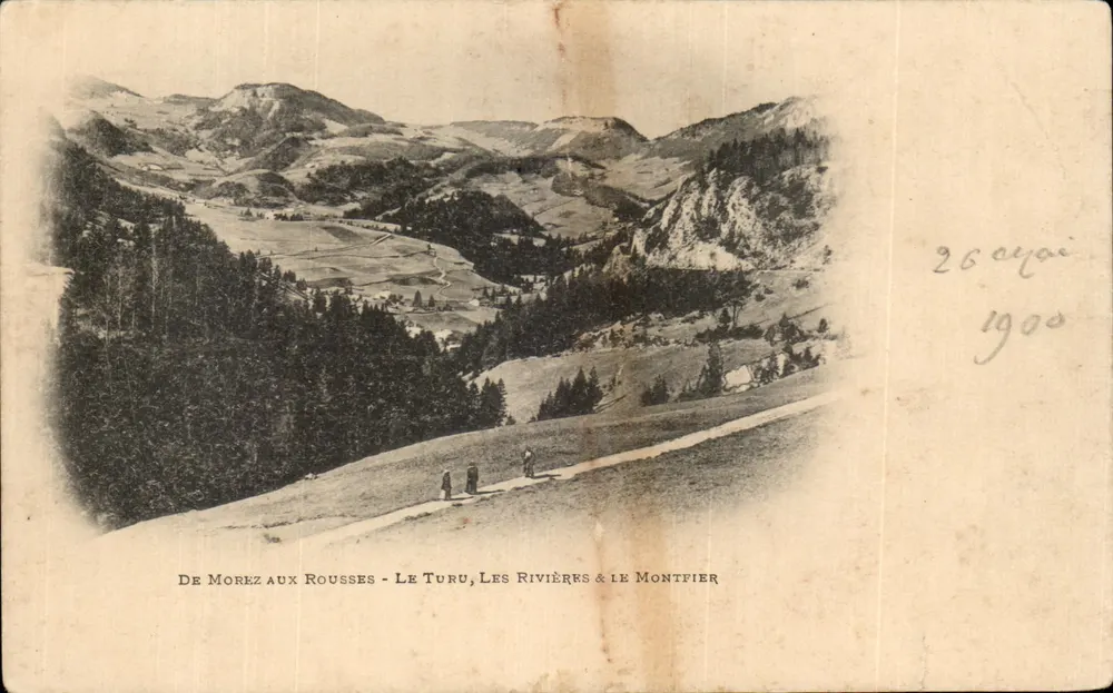 De Morez aux Rousses - Le Turu, Les Rivières & Le Montfier — vue panoramique avec trois promeneurs - Recto