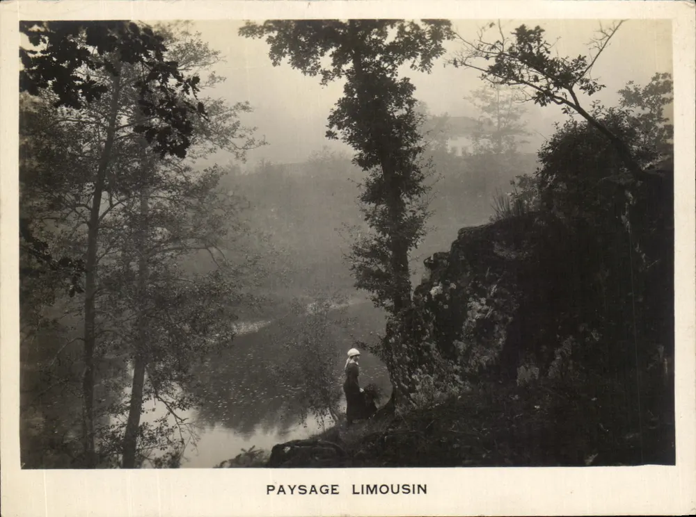 Paisagem Limousin — vista de rio nevado com mulher em vestido longo — editor não identificado - Frente