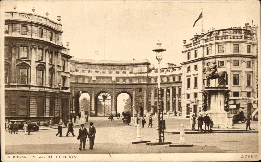 Arco da Admiração, Londres — vista do arco e do monumento equestre — editor B. C. Field & Co. n° 27880 - Frente