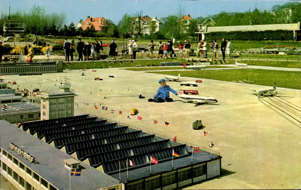 Aeroporto miniatura de Madurodam — Den Haag — edição Becht N.V. - Frente