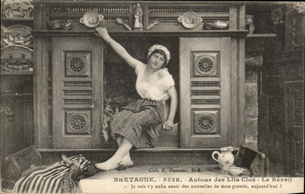 Bretagne - Um die geschlossenen Betten - Das Erwachen — Coll. E. Hamonic, St-B. - Vorderseite