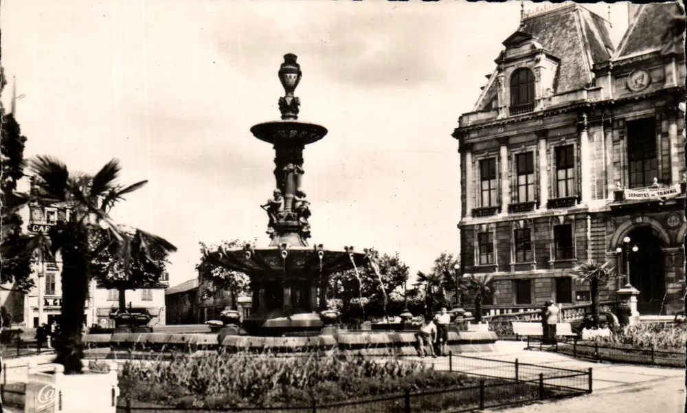 Fontaine des Hôtel-de-Ville — Limoges — Verlag Résli-Photo, Nr. 190 - Vorderseite