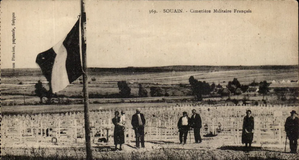 SOUAIN - Französischer Militärfriedhof — Verlag Plozion, n° 369 - Vorderseite