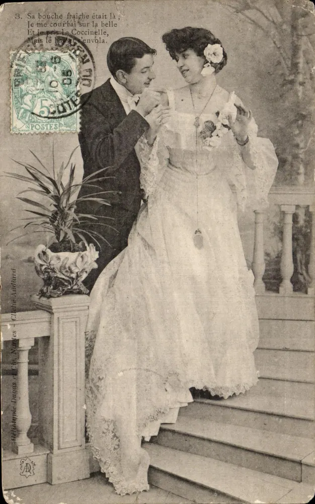 Couple en tenue de bal — scène de danse sur un escalier — éditeur Héloïse Dugas & Cie. Noues, n°3 - Vorderseite