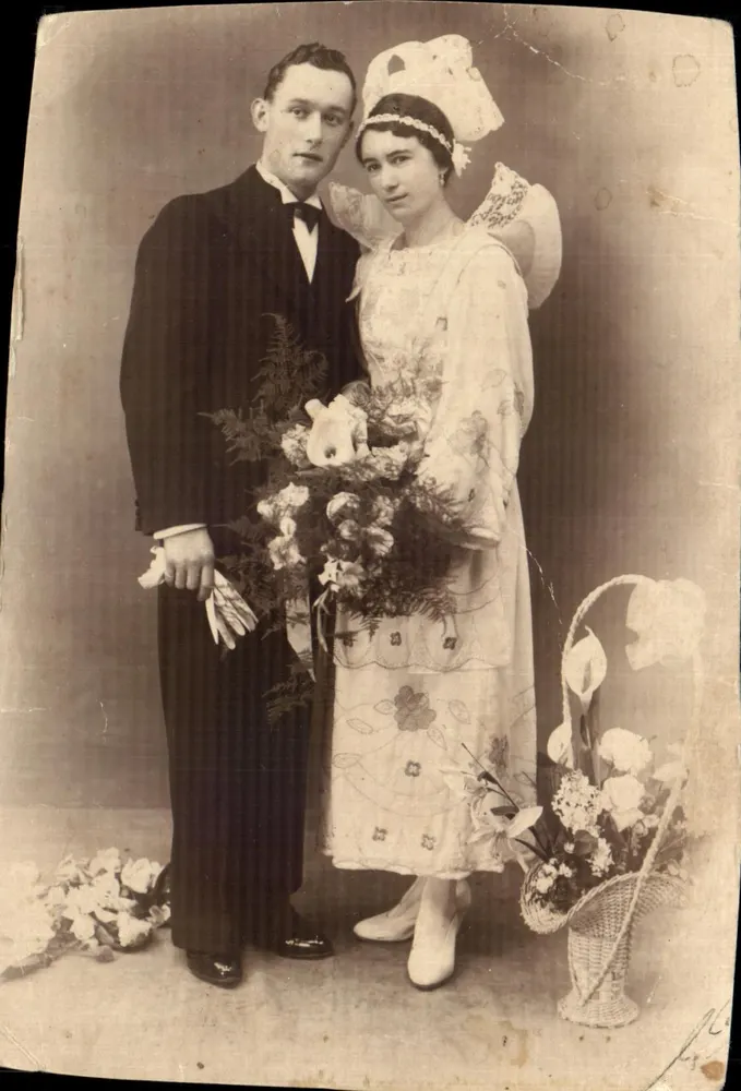 Neues Paar — Hochzeitsportrait im Studio — Verleger nicht sichtbar - Vorderseite