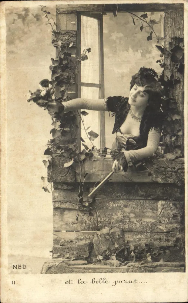 Frau am gerafften Balkon — NED, n°11 — Verlag NED - Vorderseite
