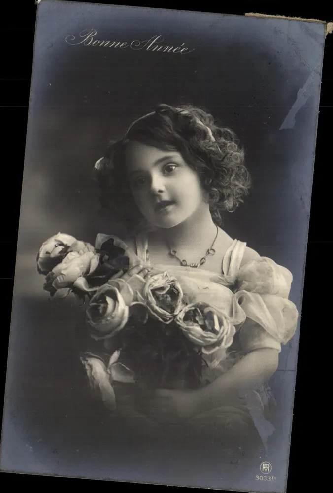 Mädchen mit Rosenstrauß — Frohe Neujahr — Verlag R, Nr. 3033/1 - Vorderseite