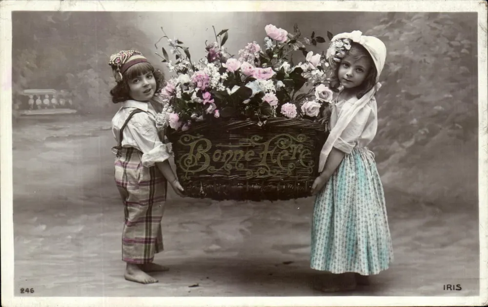 Zwei Kinder mit einem Blumenkorb — Frohes Neues Jahr — IRIS, n°246 - Vorderseite