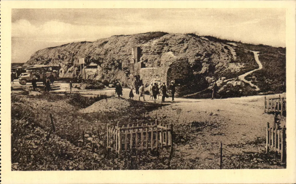 O Forte de Vaux — ruínas após a batalha — editor YEDRUN, n° 463 - Frente