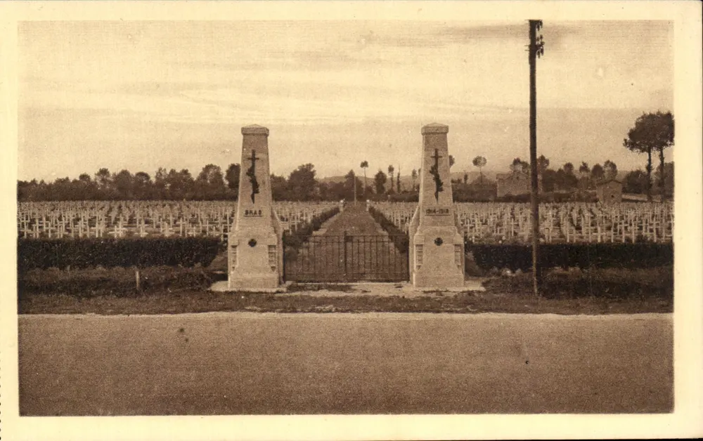 Französischer Militärfriedhof in Bras — Verdun — Verlag Verdun - Vorderseite