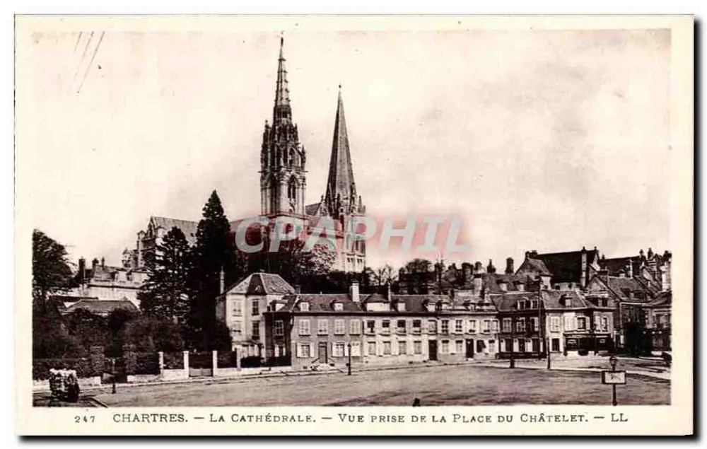 Chartres — Die Kathedrale — Ansicht vom Place du Châtelet — LL - Vorderseite