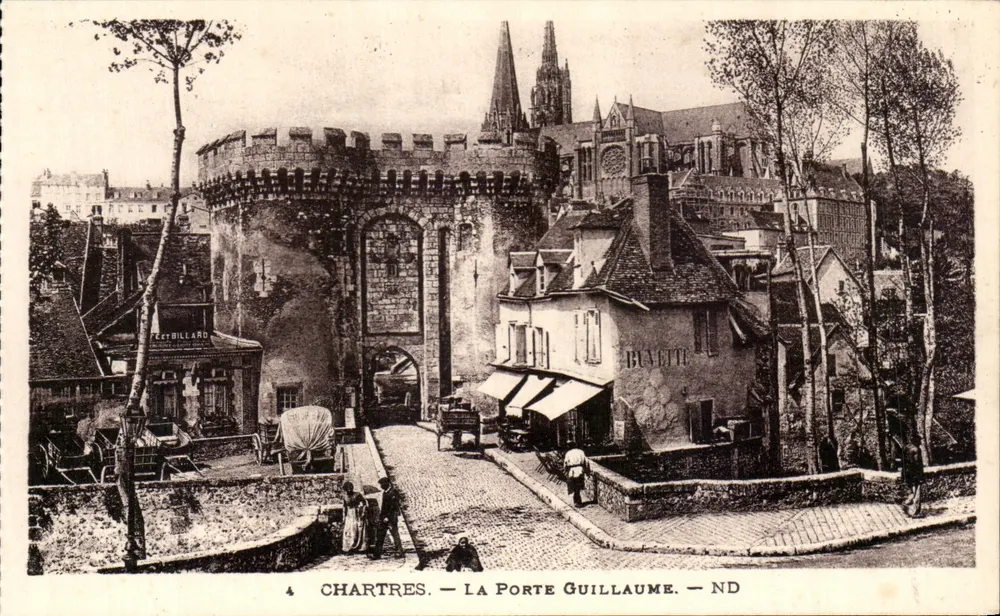 Chartres — A Porta Guillaume — ND — Editor Letellier, Paris - Frente