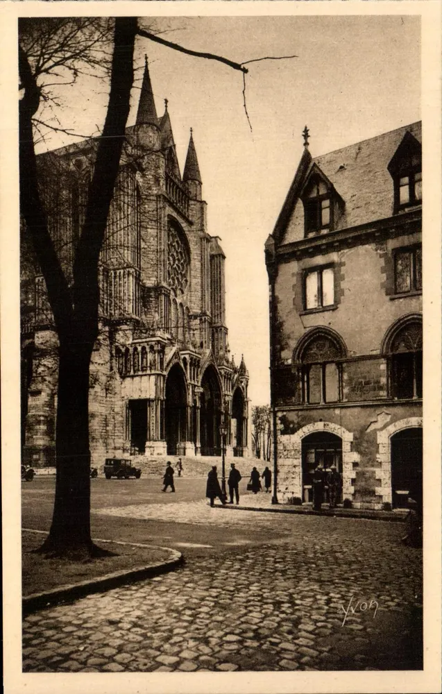 Chartres (Eure-et-Loir) — A Antiga Posta e o Portal Sul — Éditions d'Art Yvon - Frente