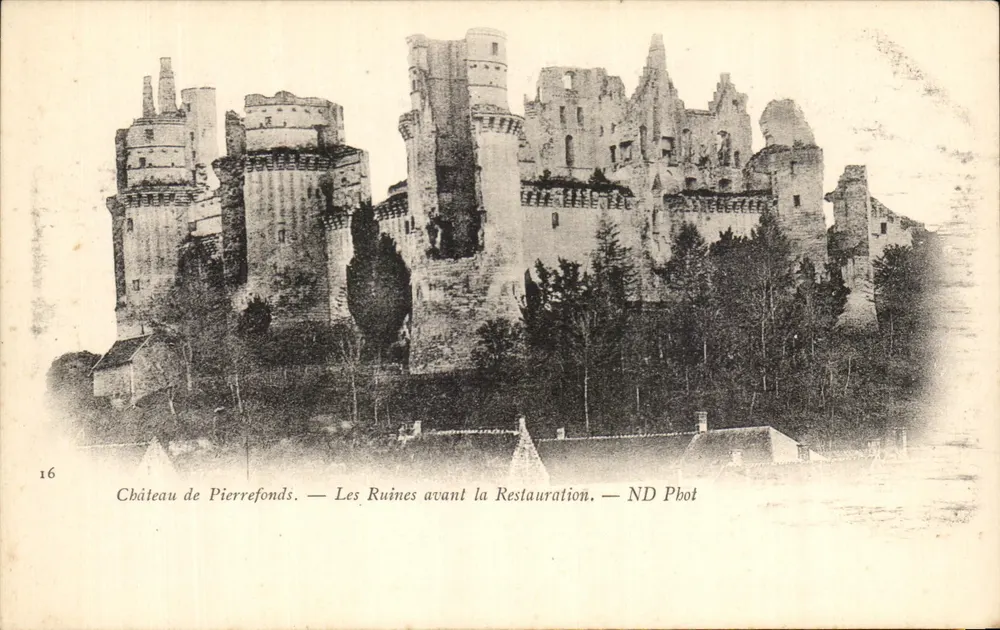 Schloss Pierrefonds — Die Ruinen vor der Restauration — ND Phot - Vorderseite