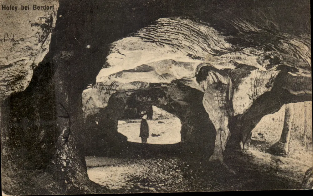 Holeys bij Berdorf — natuurlijke grot — J. R. W. (uitgever, nr. 29886) - Voorkant