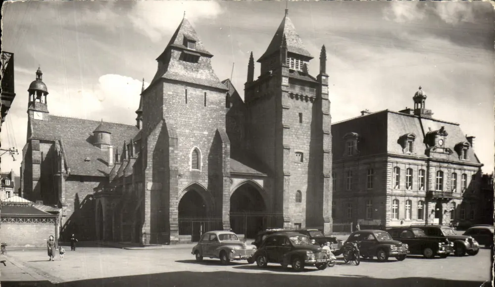 Saint-Brieuc — Kathedrale und Rathaus — Ausgabe Nr. 9024 - Vorderseite