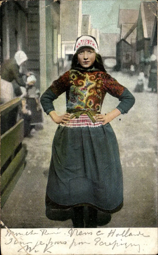 Frau im niederländischen Kleid — Amsterdam — Serie 411, Verlag Wi K - Vorderseite