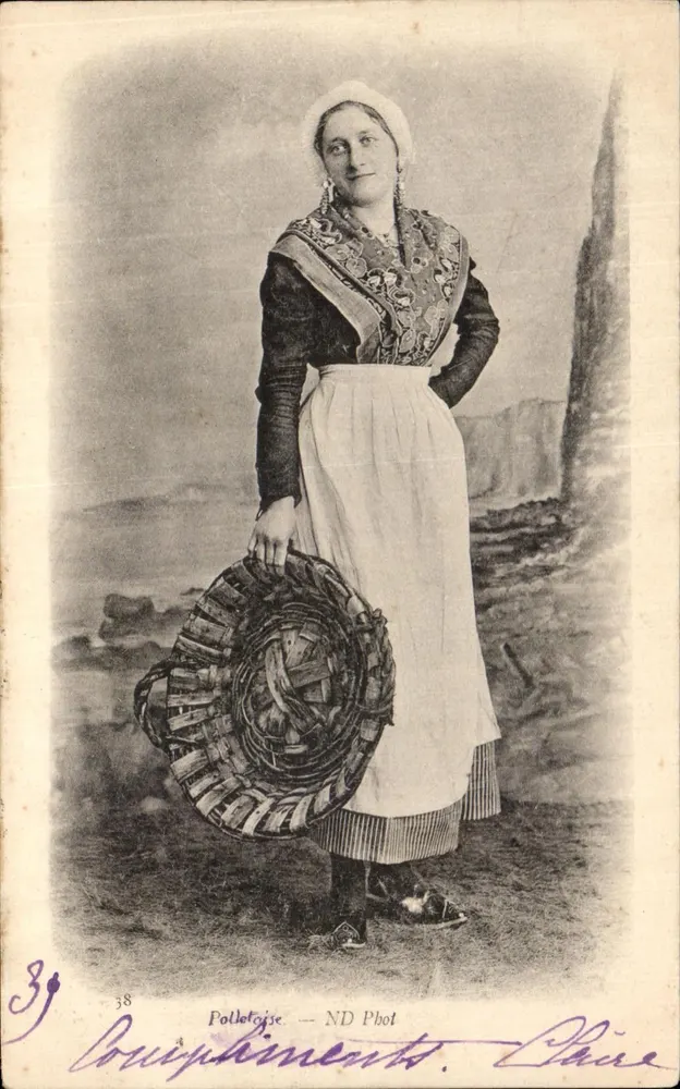 Donna in costume tradizionale — Polletotie — ND Phot. Pâre - Recto