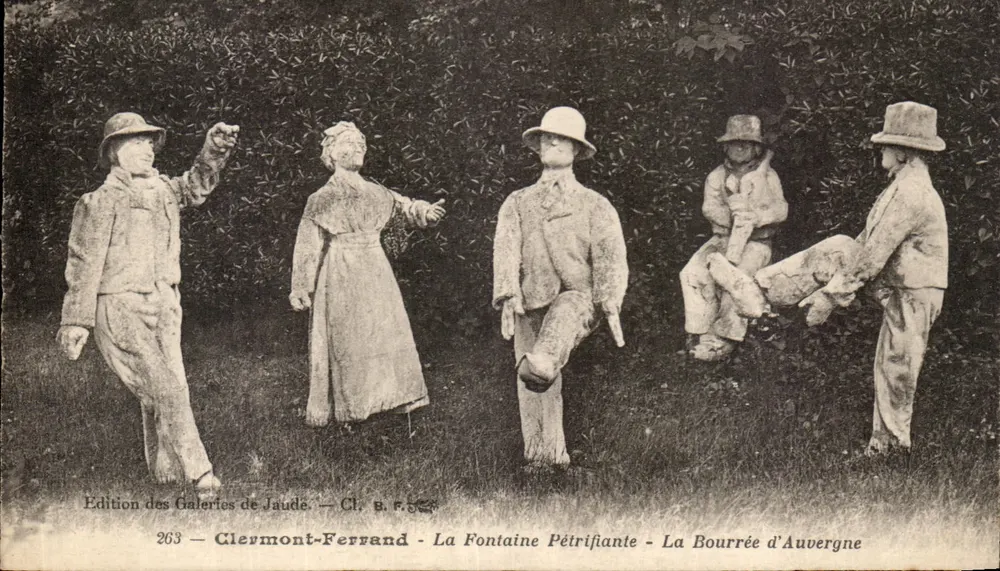 Clermont-Ferrand — La Fontaine Pétrifiante — La Bourrée d'Auvergne — Edition des Galeries de Jaude, n°263 - Vorderseite