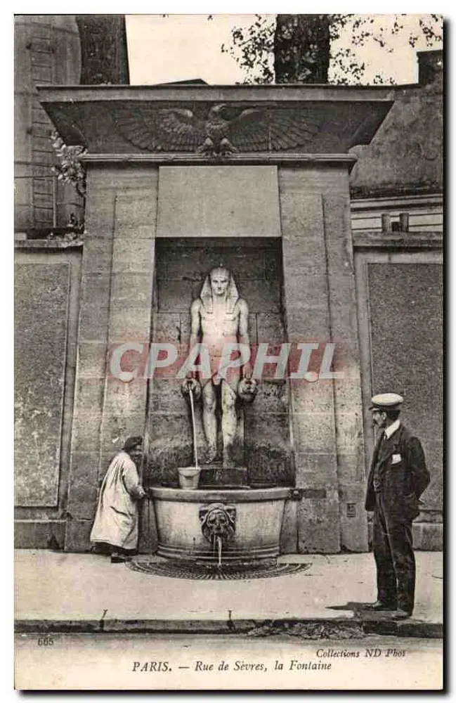 PARIS — Rue de Sévres, die Fontäne — Collections ND Phor - Vorderseite