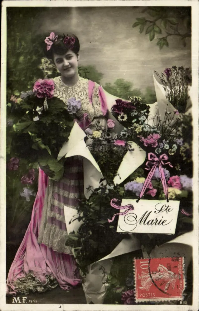 Frau in einem rosa Kleid mit Blumen — M.F. Paris — n°5 - Vorderseite
