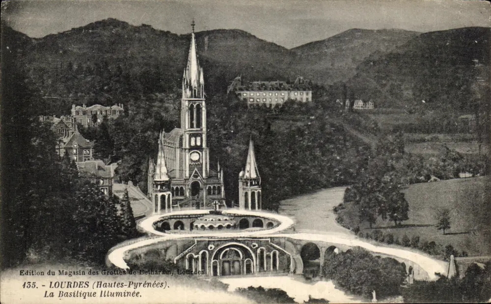 Lourdes (Hautes-Pyrénées) — A Basílica Iluminada — Edição do Magasin das Grotas de Betharam, n°155 - Frente