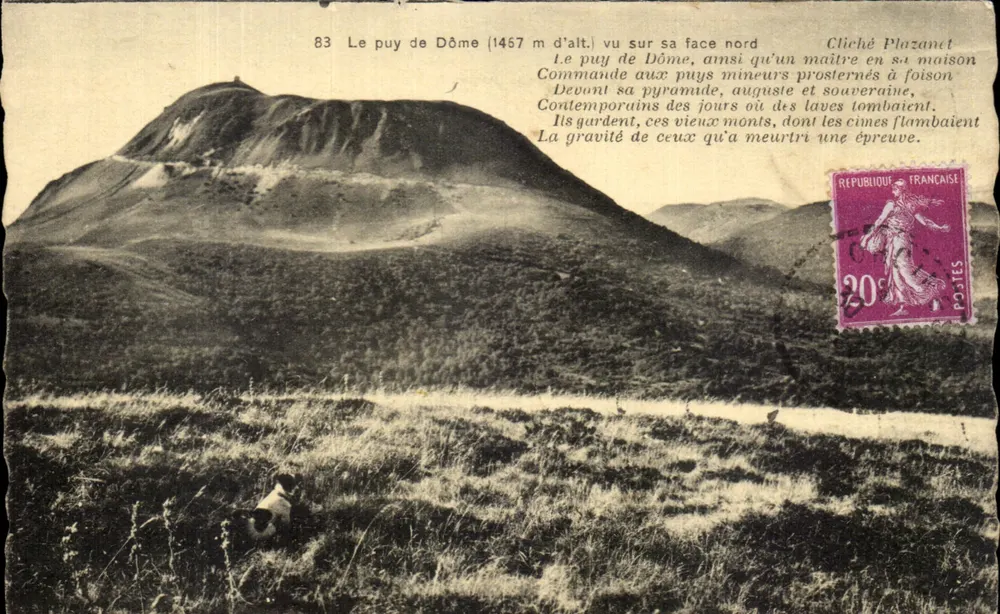 Il Puy de Dôme (1467 m d'alt.) visto da nord — Cliché Plazanet — n° 83 - Recto
