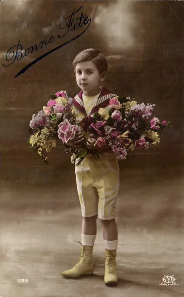 Kind in Seemannsoutfit — hält einen großen Blumenstrauß — Verlag E.A.M. n° 1182 - Vorderseite