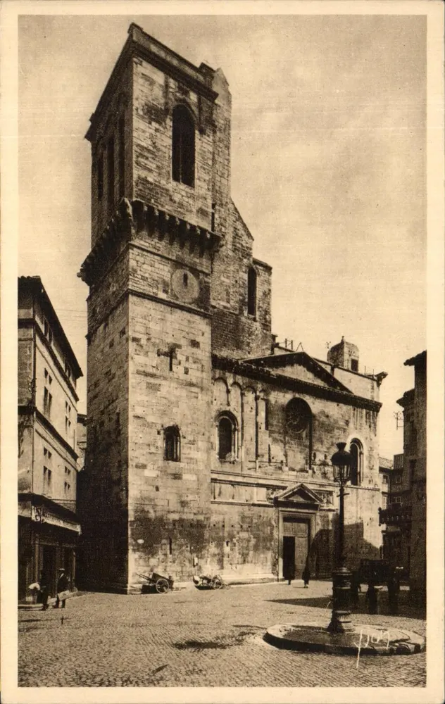 Nîmes (Gard) — A Catedral — Éditions d'Art Martel - Frente