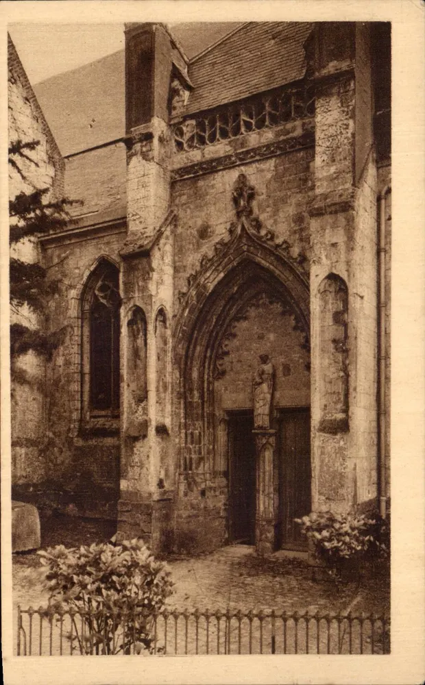 Montreuil-sur-Mer — Kirche Saint-Sauveur, nördlicher Portal mit Statue des Saint-Wulphy (1480) — Cliché G. Landreau - Vorderseite