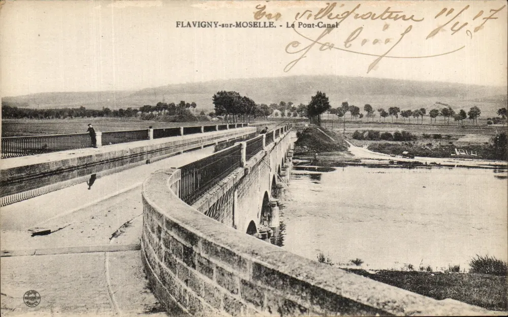Flavigny-sur-Moselle — Le Pont-Canal — éditeur impr. sur la carte - Anverso