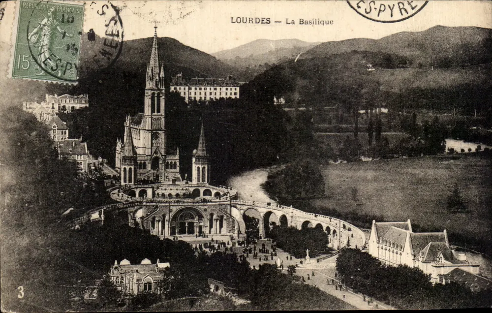 Lourdes — A Basílica — Editor: Galeries Catholiques - Frente